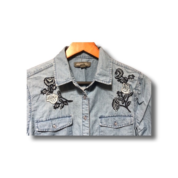 Embroidered denim blouse size medium - Picture 2 of 7